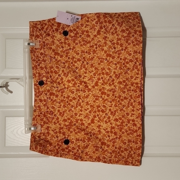 Nwt, Women's High-rise Chino Mini Skirt by Wild Fable in a rust color floral - Picture 5 of 8
